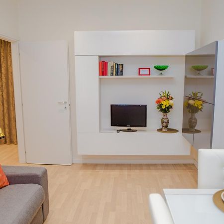 Guesthost - Istria M5 Cozy Apartment ミラノ エクステリア 写真